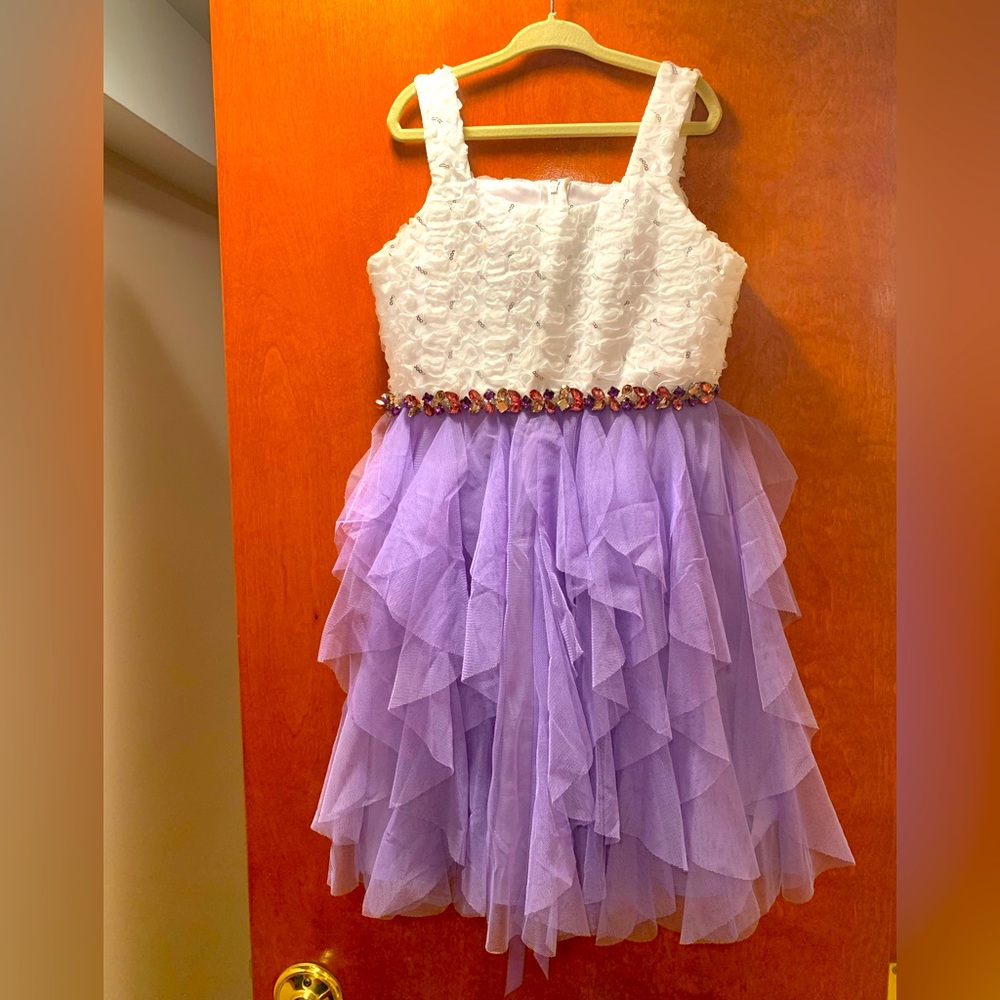 AVAILABLE! - Beautiful girls dress, size 8